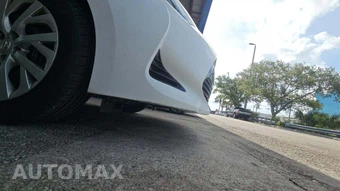 2017 Toyota Corolla LE Sedan – miniatura 32