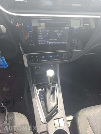 2017 Toyota Corolla LE Sedan - miniatura 10