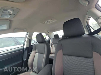 2017 Toyota Corolla LE Sedan - miniatura 11
