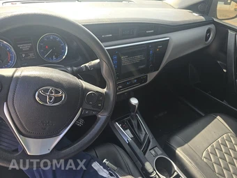 2017 Toyota Corolla LE Sedan - miniatura 11