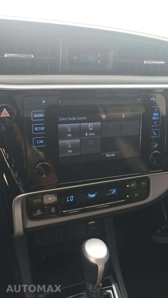 2017 Toyota Corolla LE Sedan - miniatura 20