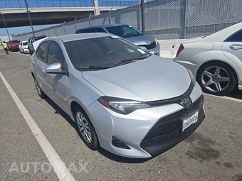 2017 Toyota Corolla LE Sedan - miniatura 3