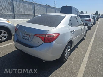 2017 Toyota Corolla LE Sedan - miniatura 4