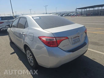 2017 Toyota Corolla LE Sedan - miniatura 6