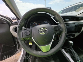 2017 Toyota Corolla LE Sedan - miniatura 10