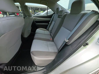 2017 Toyota Corolla LE Sedan - miniatura 13