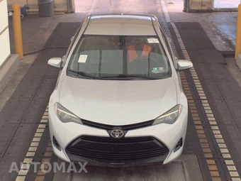 2017 Toyota Corolla LE Sedan - miniatura 2