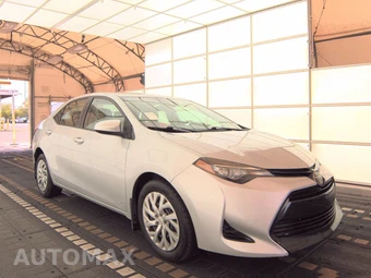 2017 Toyota Corolla LE Sedan - miniatura 3