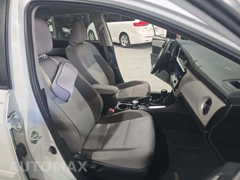 2017 Toyota Corolla LE Sedan - miniatura 18