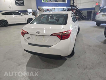 2017 Toyota Corolla LE Sedan - miniatura 3