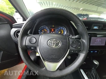 2017 Toyota Corolla LE Sedan – miniatura 10
