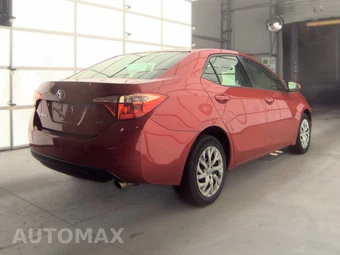 2017 Toyota Corolla LE Sedan – miniatura 4