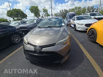 2017 Toyota Corolla LE Sedan - miniatura 2