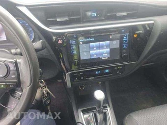 2017 Toyota Corolla LE Sedan - miniatura 10