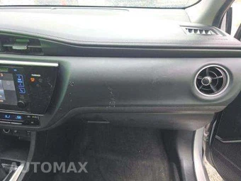 2017 Toyota Corolla LE Sedan - miniatura 19