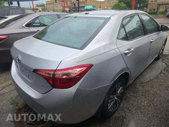 2017 Toyota Corolla LE Sedan - miniatura 3