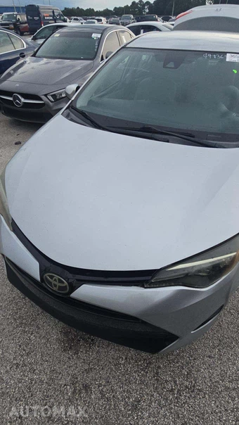 2017 Toyota Corolla LE Sedan – miniatura 19