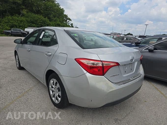 2017 Toyota Corolla LE Sedan – miniatura 6