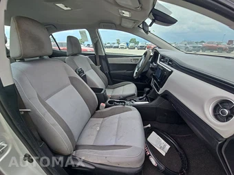 2017 Toyota Corolla LE Sedan – miniatura 8