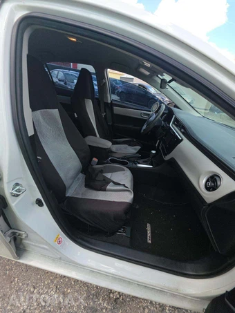 2017 Toyota Corolla LE Sedan - miniatura 18