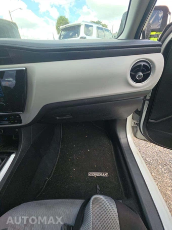 2017 Toyota Corolla LE Sedan - miniatura 19