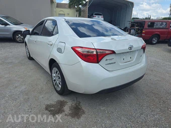 2017 Toyota Corolla LE Sedan - miniatura 2