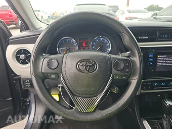 2017 Toyota Corolla LE Sedan – miniatura 16