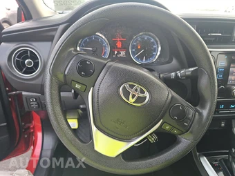 2017 Toyota Corolla LE Sedan – miniatura 10