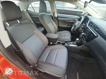 2017 Toyota Corolla LE Sedan – miniatura 8