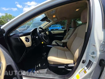 2017 Toyota Corolla LE Sedan - miniatura 6
