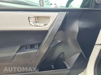 2017 Toyota Corolla LE Sedan - miniatura 9