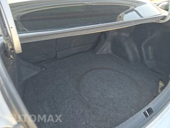 2017 Toyota Corolla LE Sedan – miniatura 16