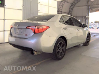 2017 Toyota Corolla LE Sedan – miniatura 4