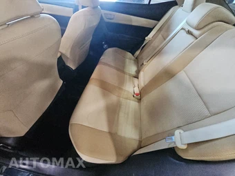 2017 Toyota Corolla LE Sedan – miniatura 13