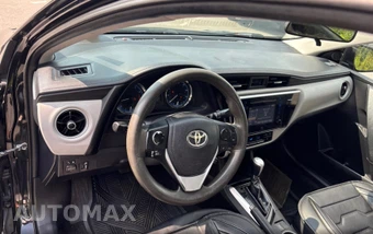2017 Toyota Corolla LE Sedan - miniatura 10