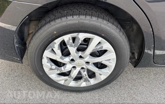 2017 Toyota Corolla LE Sedan - miniatura 31
