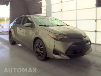 2017 Toyota Corolla LE Sedan – miniatura 3