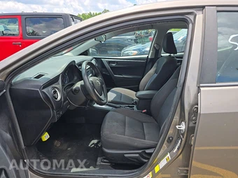 2017 Toyota Corolla LE Sedan – miniatura 8