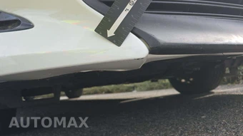 2017 Toyota Corolla LE Sedan – miniatura 3