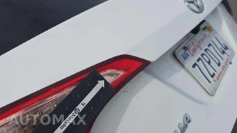 2017 Toyota Corolla LE Sedan – miniatura 9