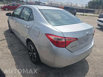 2017 Toyota Corolla LE Sedan - miniatura 2