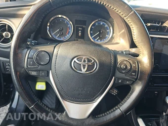 2017 Toyota Corolla SE Sedan – miniatura 10