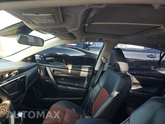2017 Toyota Corolla SE Sedan – miniatura 17