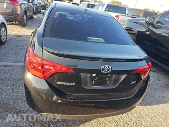 2017 Toyota Corolla SE Sedan – miniatura 5
