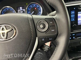 2017 Toyota Corolla SE Sedan - miniatura 11
