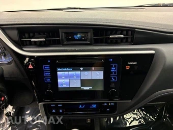 2017 Toyota Corolla SE Sedan - miniatura 13