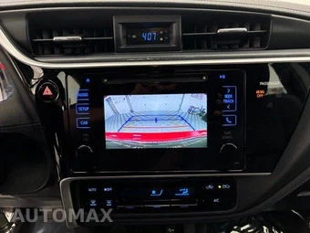 2017 Toyota Corolla SE Sedan - miniatura 14