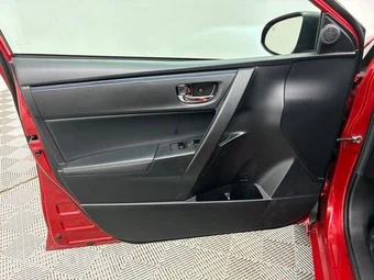 2017 Toyota Corolla SE Sedan - miniatura 20