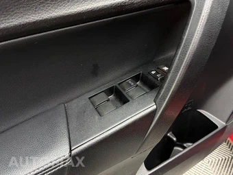 2017 Toyota Corolla SE Sedan - miniatura 21