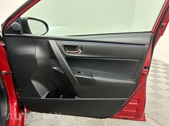 2017 Toyota Corolla SE Sedan - miniatura 29